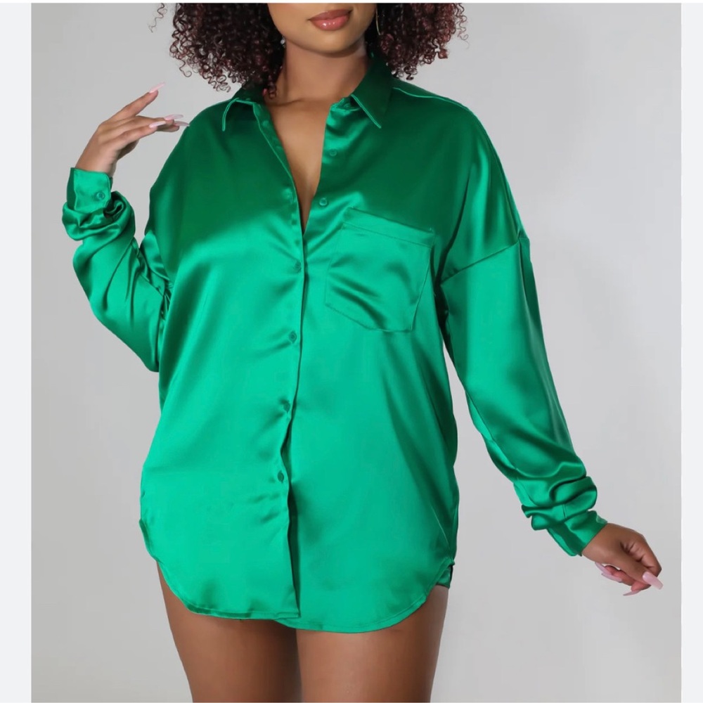 Victoria’s Secret Vintage Gold Label Satin Button Front Sleep Shirt Size M/L